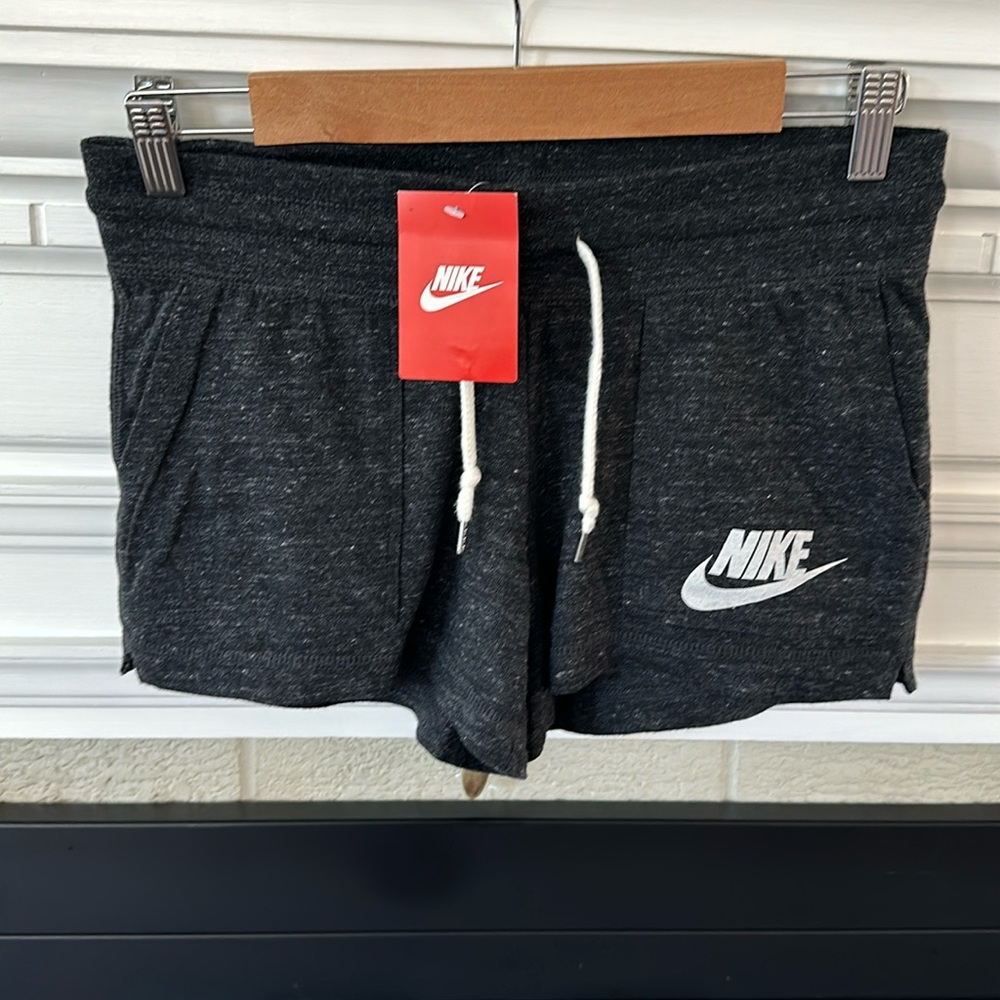 New Nike women gray shorts size s